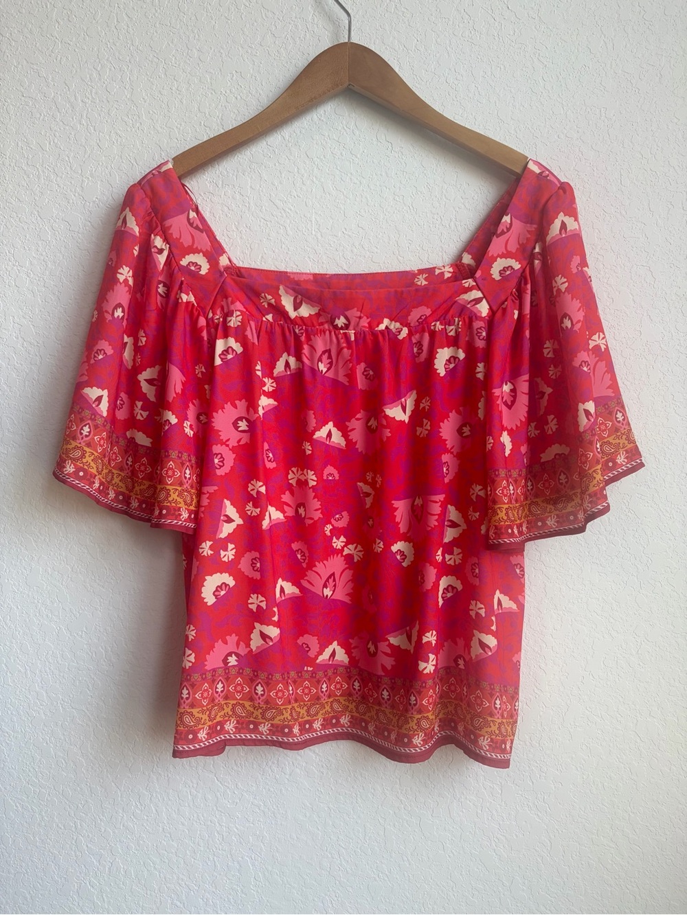 Flying Tomato Women’s Pink Floral Loose Top